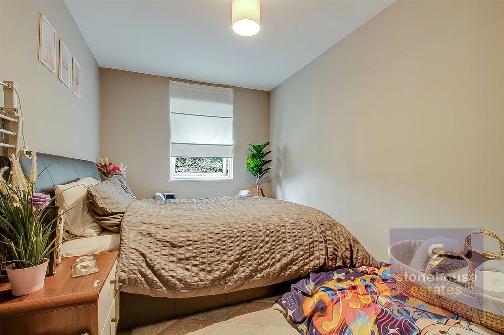 Property photo 3 of 8 Picture No. 02