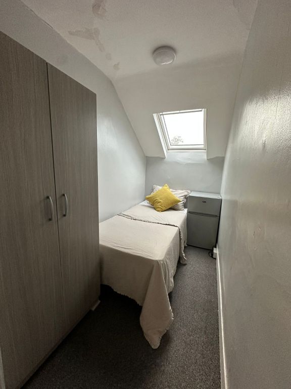 Property photo 1 of 4
