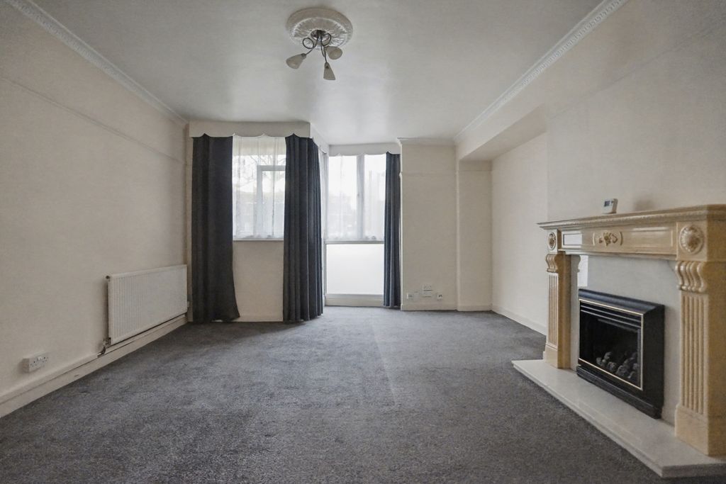 Property photo 3 of 16 Flat 1 Rodmell, Regent Square, Bloomsbury, London, WC1H 8Hx