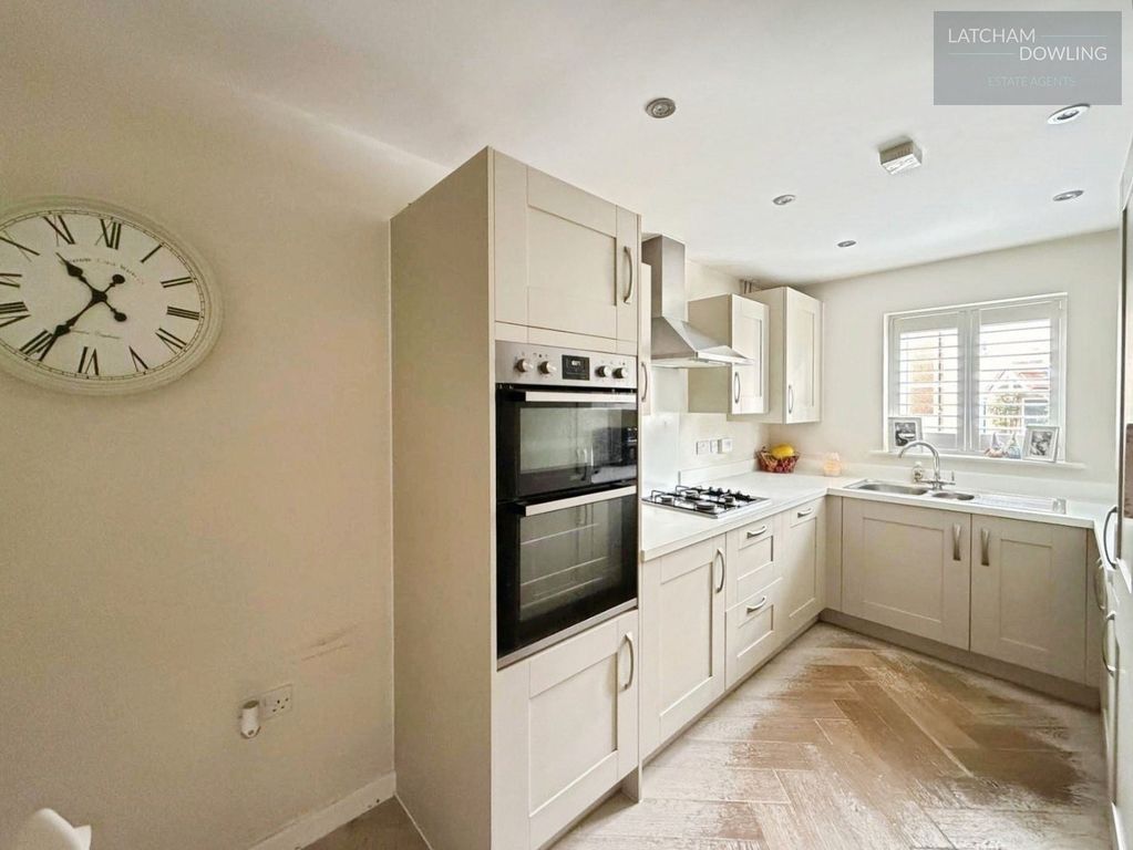 Property photo 3 of 25 Pbox-Img.Jpeg