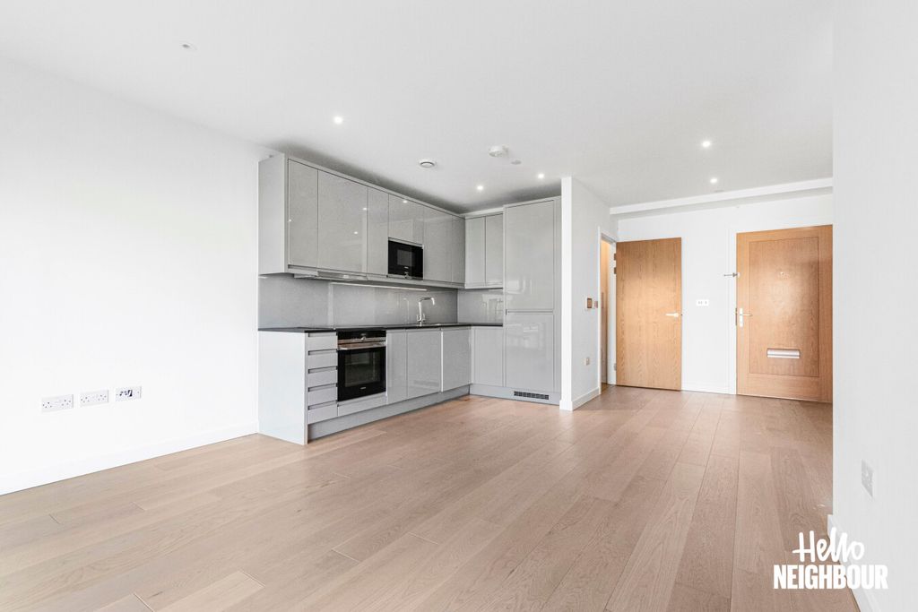 Property photo 3 of 16 Photo 2