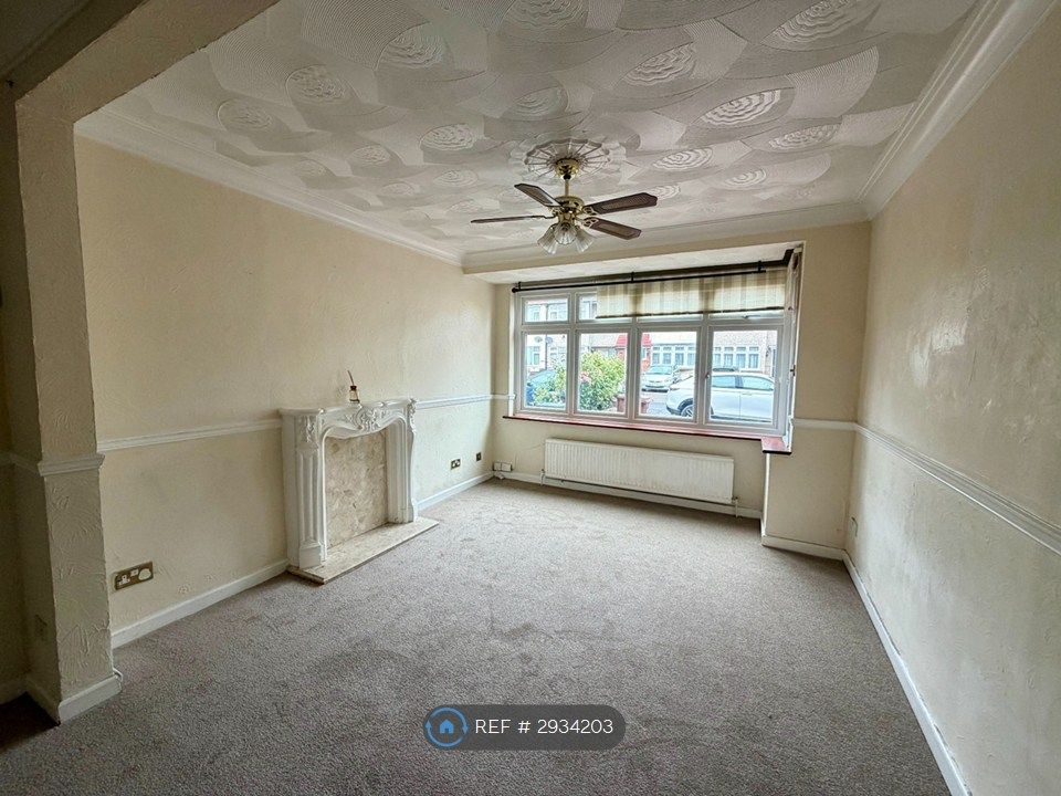 Property photo 3 of 23