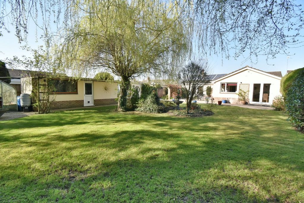 Property photo 3 of 28