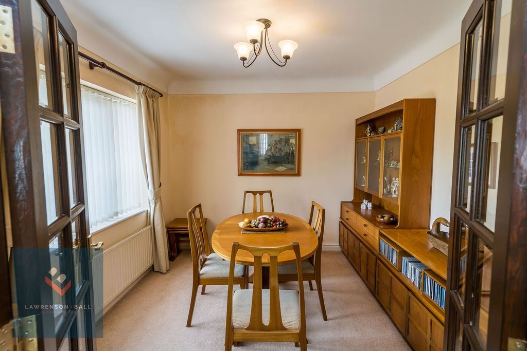 Property photo 3 of 24 Dining Room