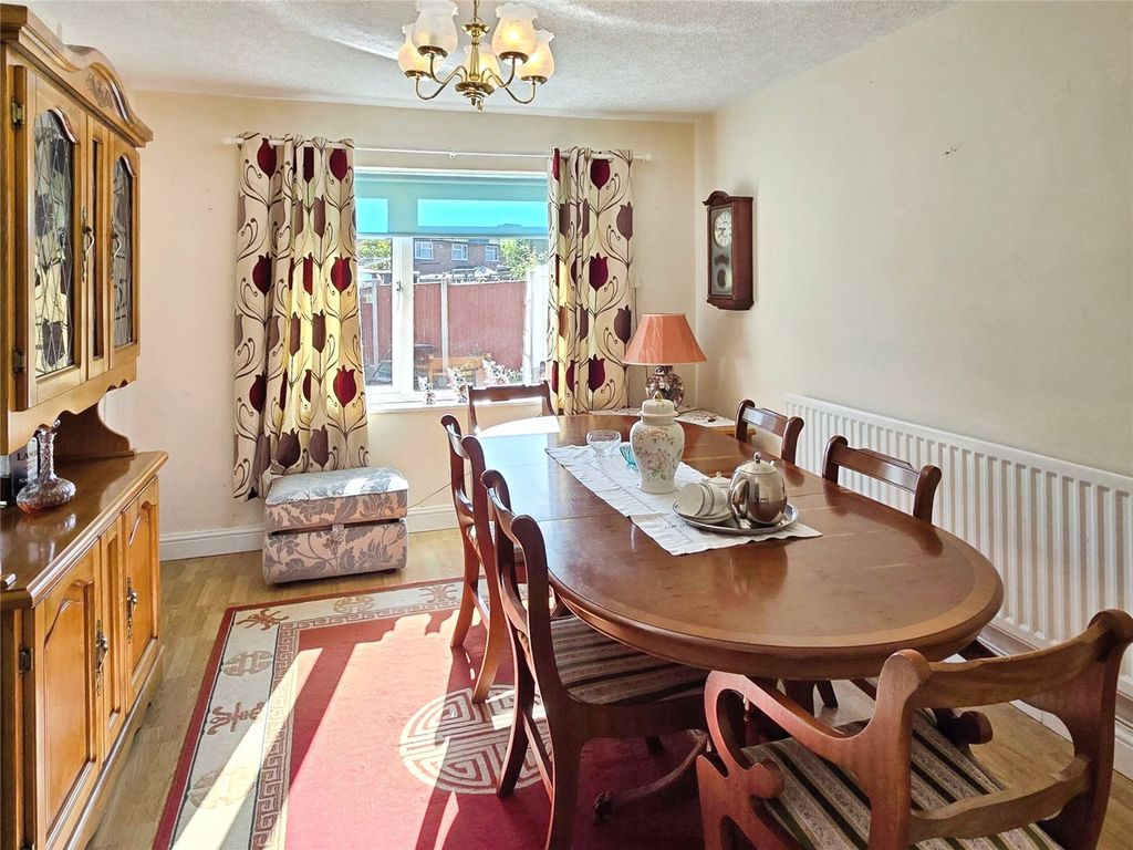 Property photo 3 of 18 Dining Room