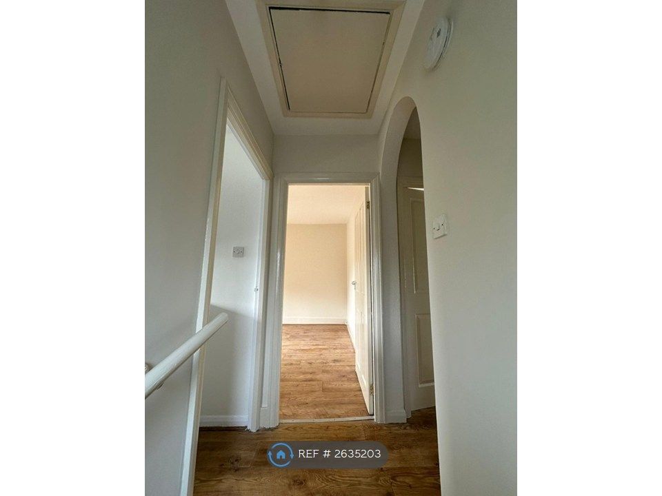 Property photo 2 of 12 Hallway