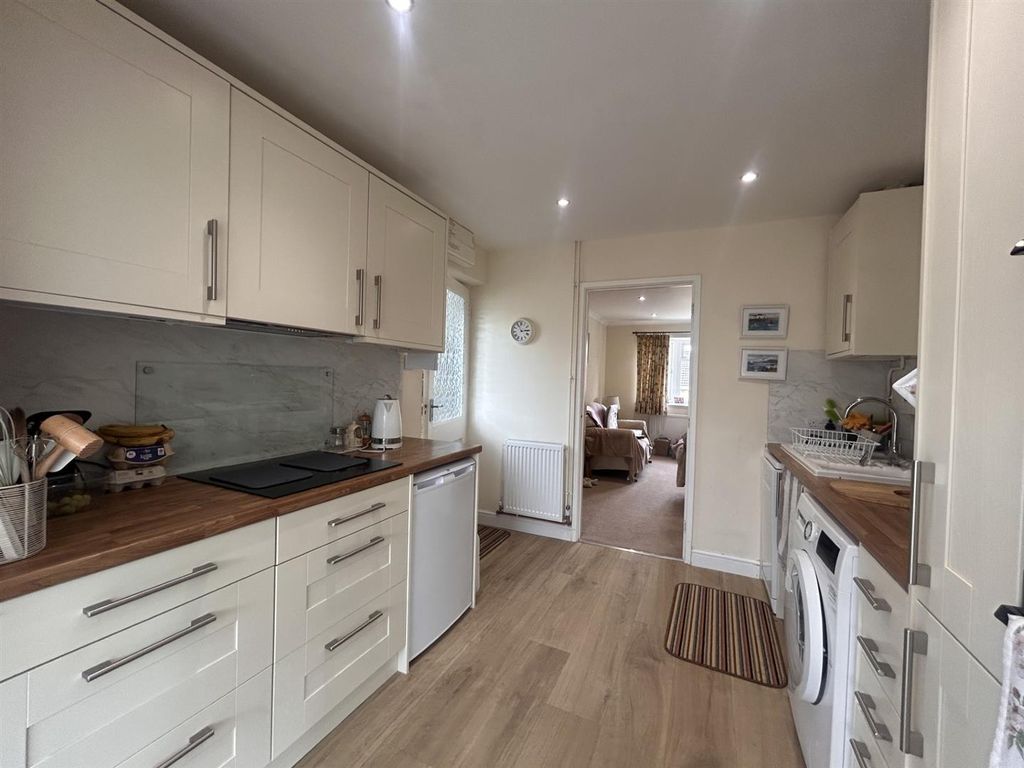Property photo 2 of 12 Kitchen 2.Jpg