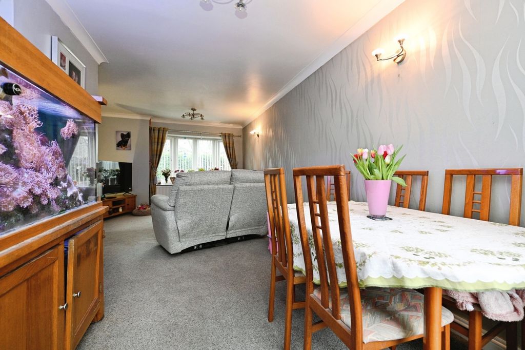 Property photo 3 of 18 Pbox-Img.Jpg