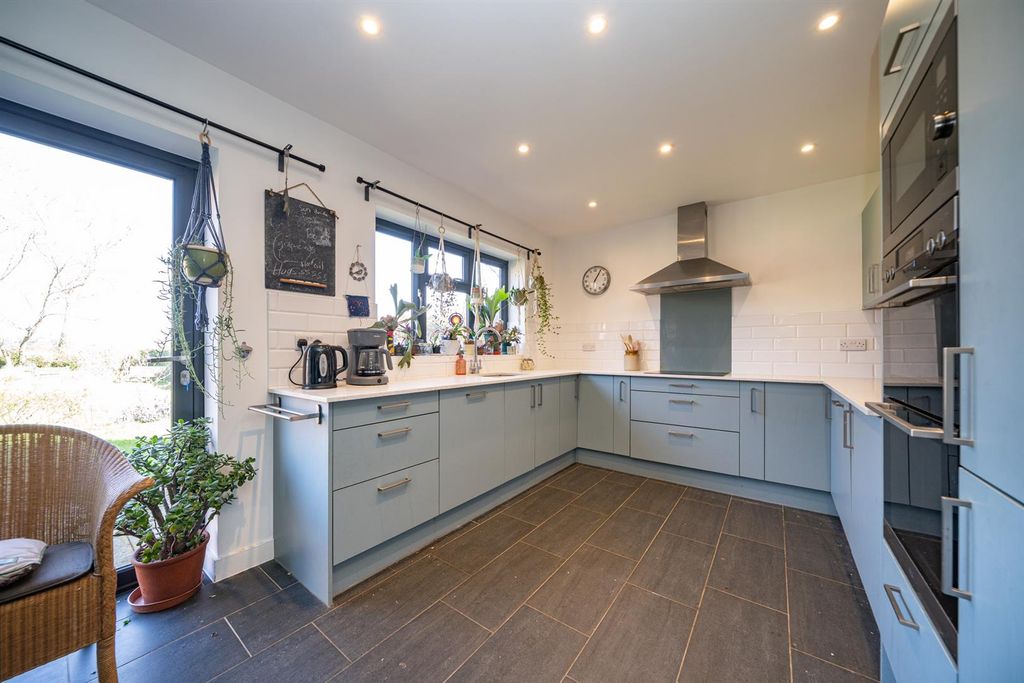 Property photo 3 of 24 Kitchen