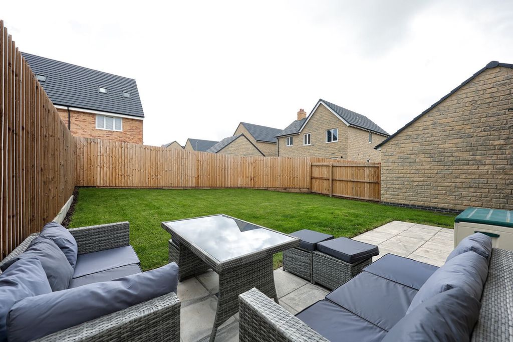 Property photo 2 of 14 4253321