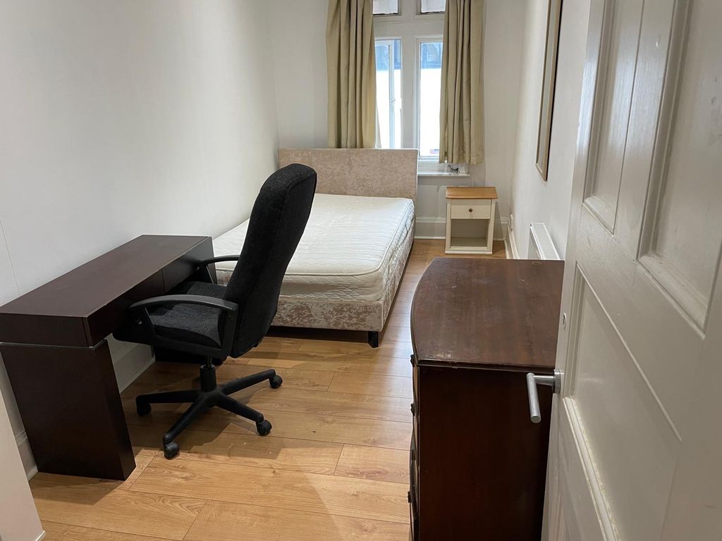 Property photo 1 of 4