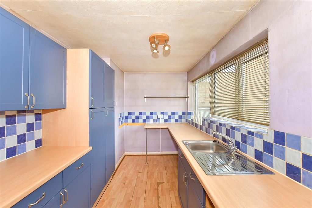 Property photo 3 of 15 Kitchen