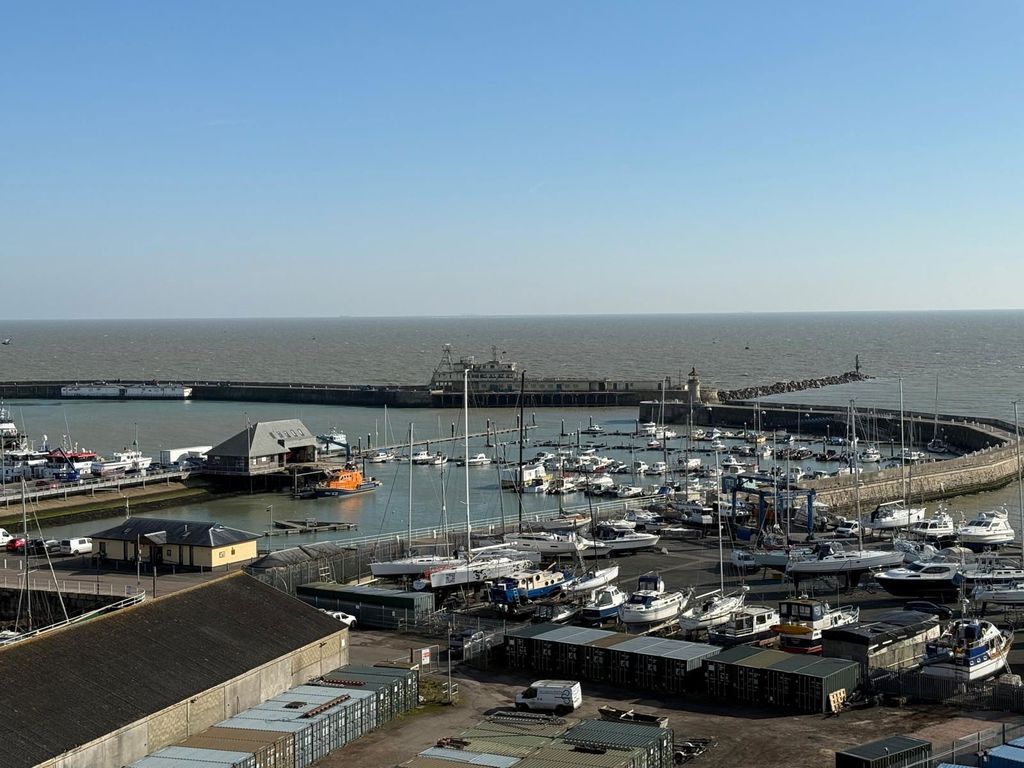 Property photo 2 of 23