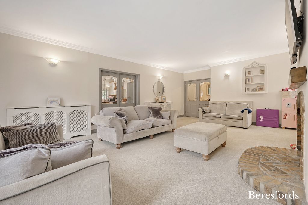 Property photo 3 of 29 Picture No. 32