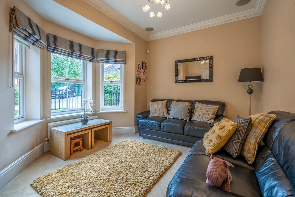 Property photo 3 of 13