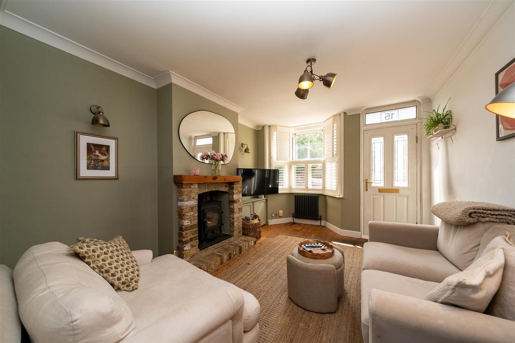 Property photo 3 of 14 15-Christchurch-Road-7221.Jpg