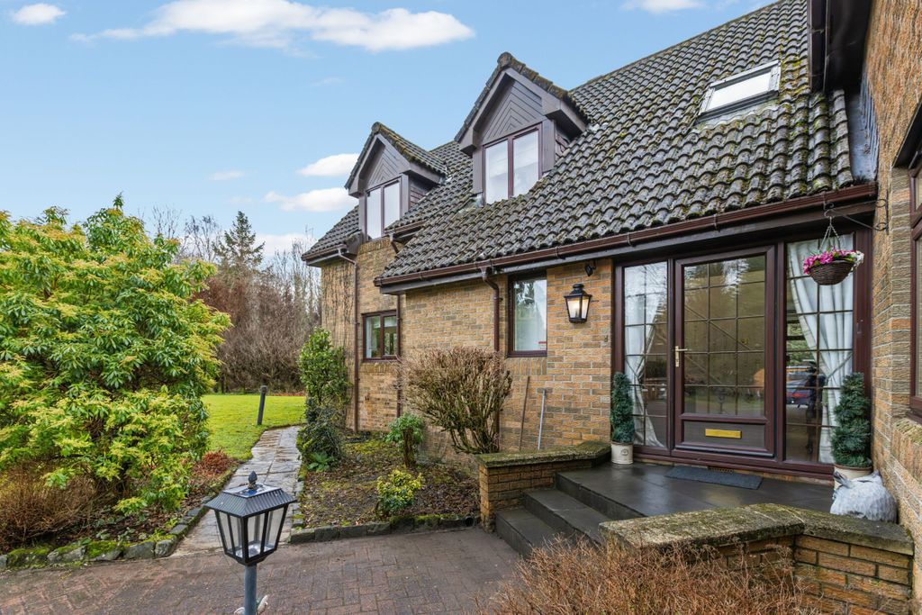 Property photo 3 of 40