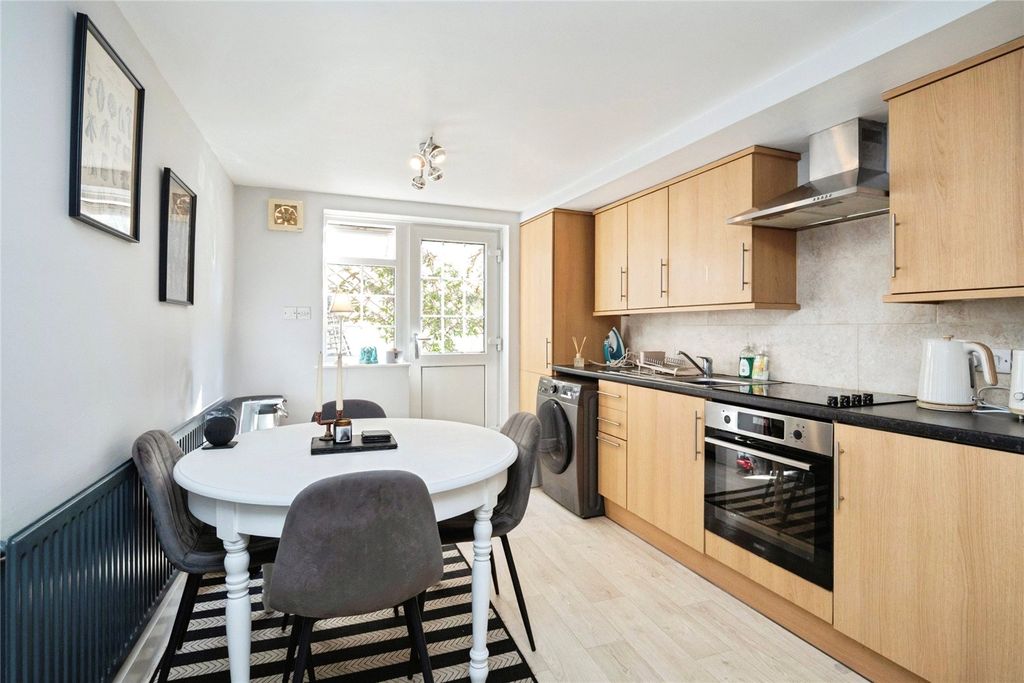 Property photo 3 of 20 Kitchen