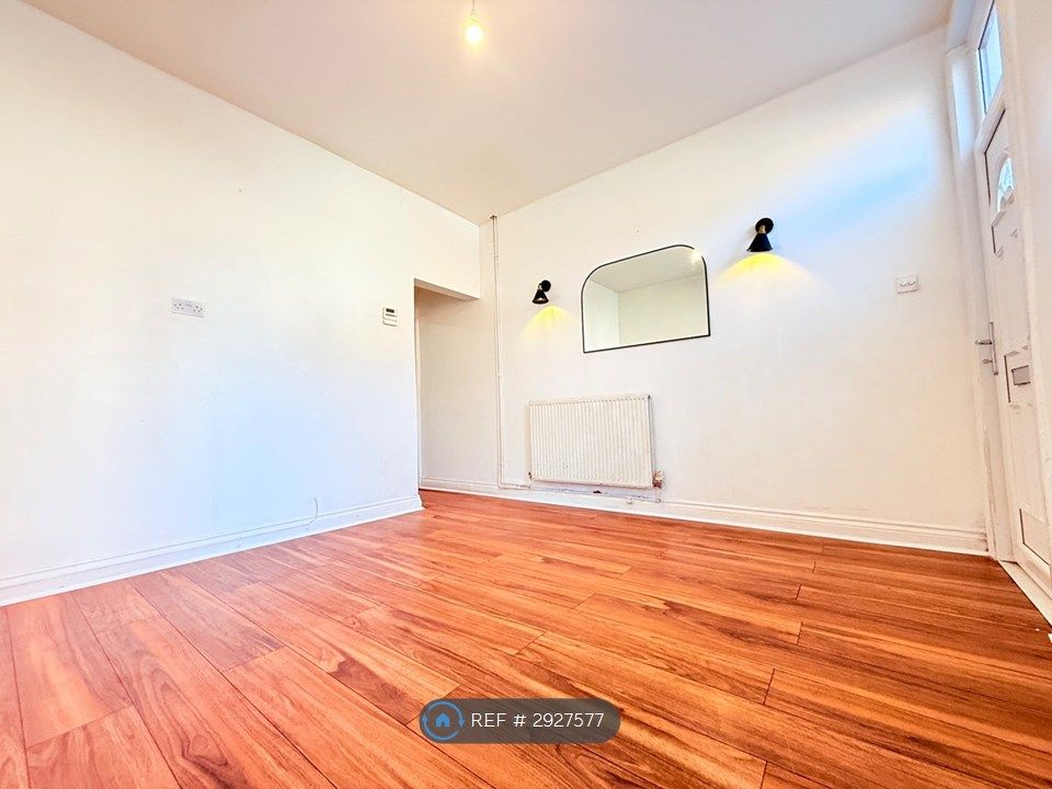 Property photo 3 of 27