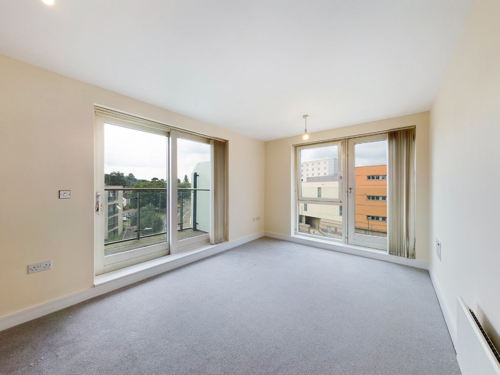 Property photo 3 of 10 828116