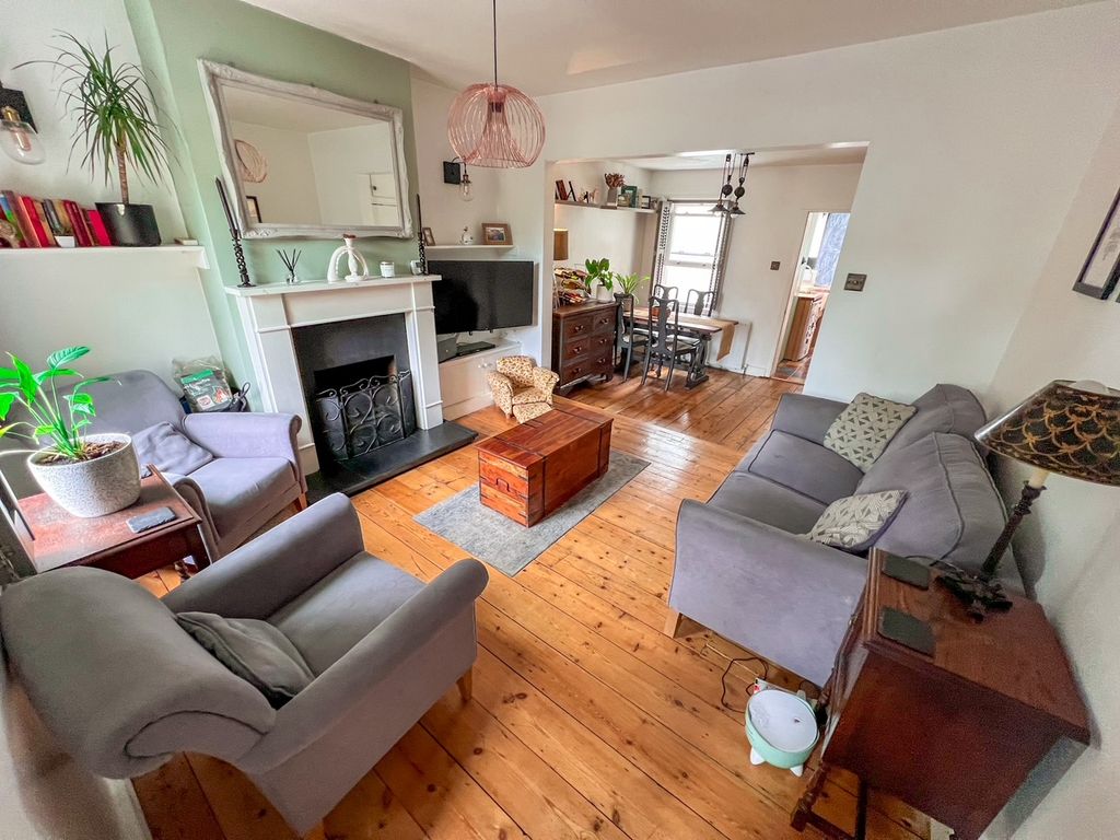 Property photo 2 of 29