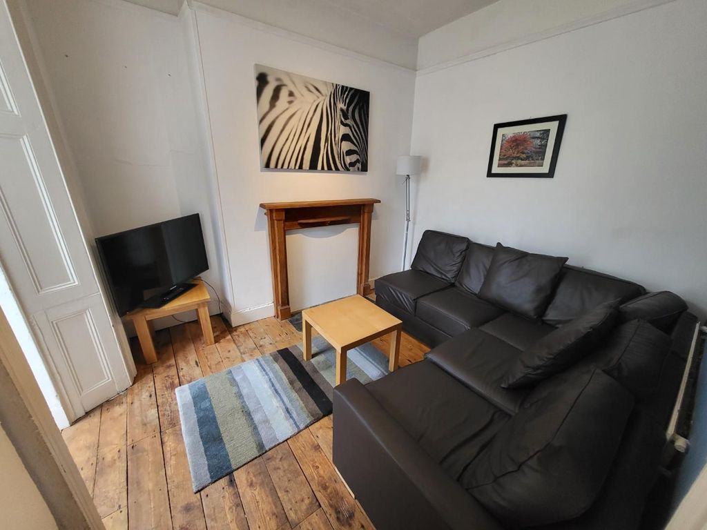 Property photo 2 of 10 Cheltenham....Jpg