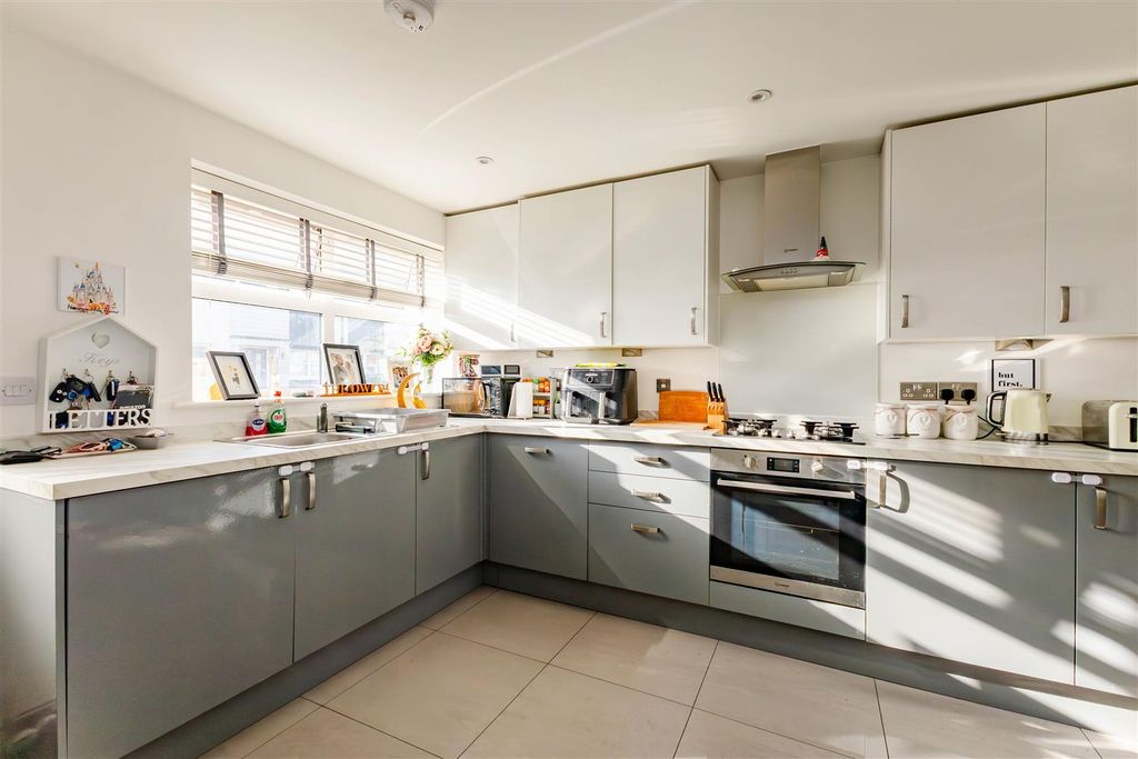 Property photo 2 of 18 Img_7981-3.Jpg