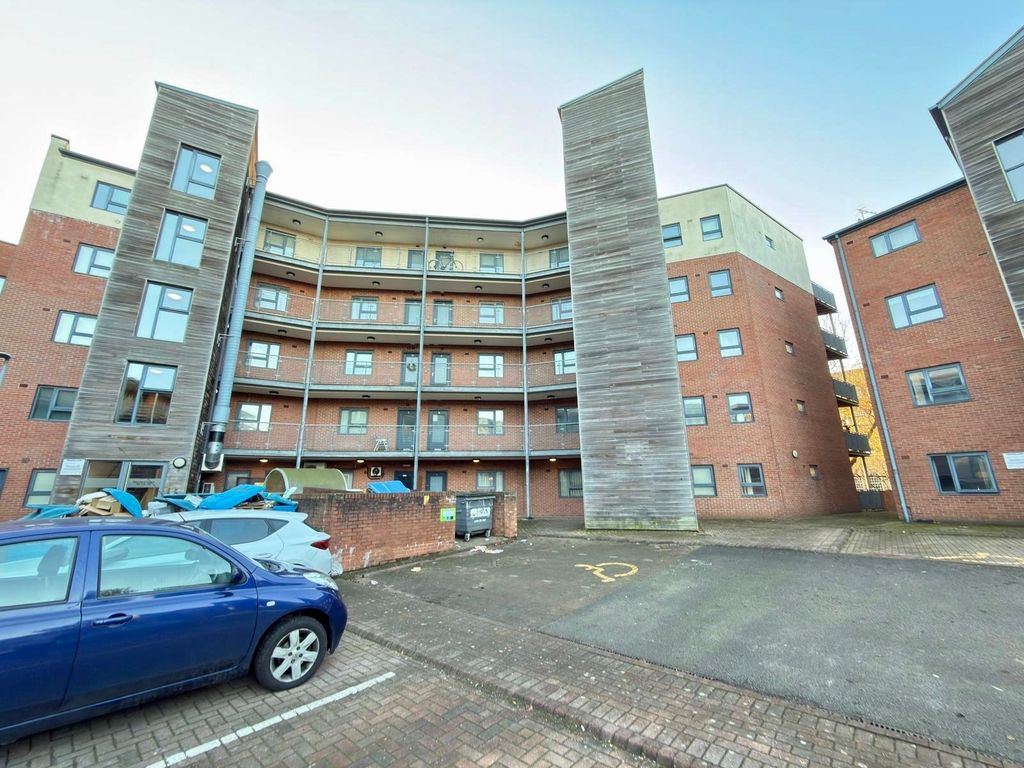 Property photo 1 of 9