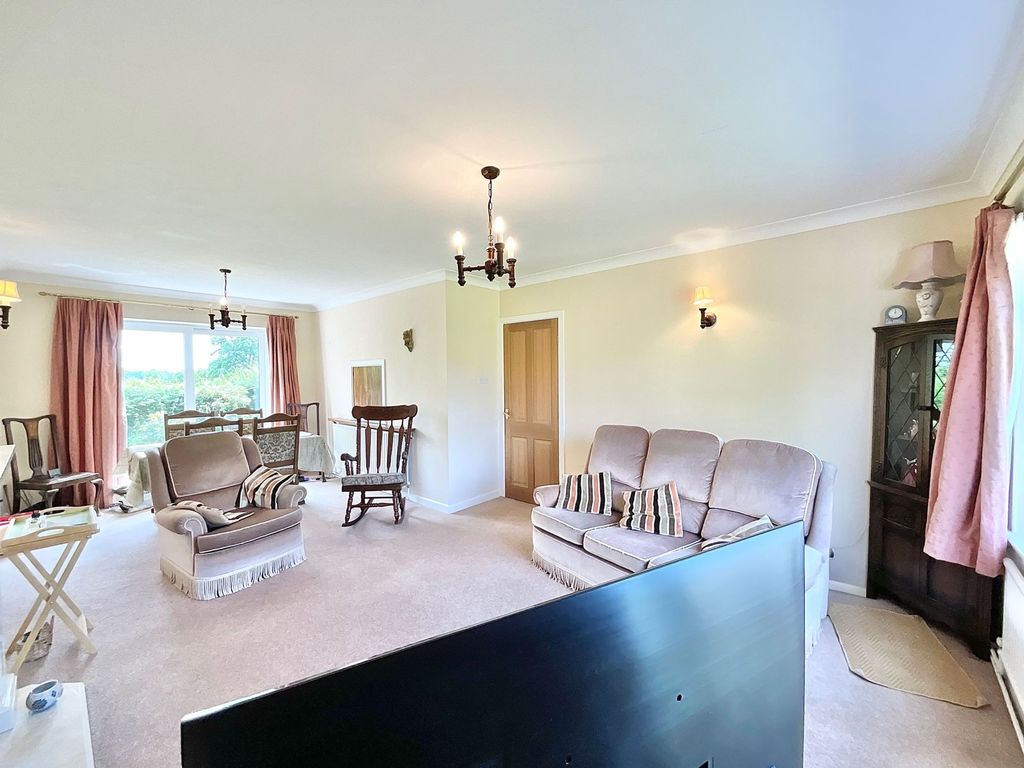 Property photo 3 of 33