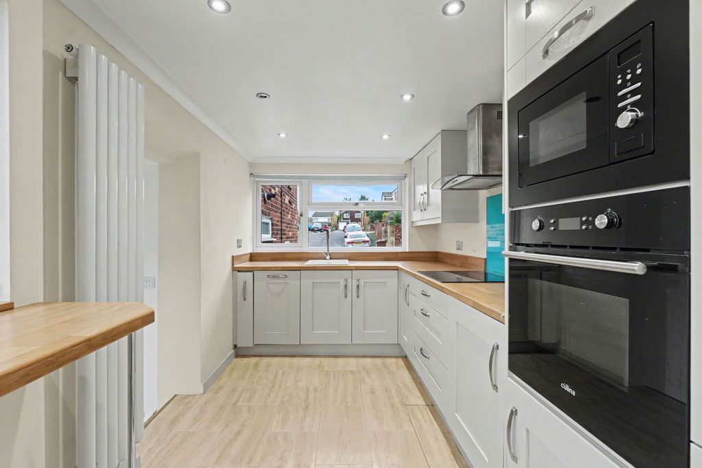 Property photo 1 of 34