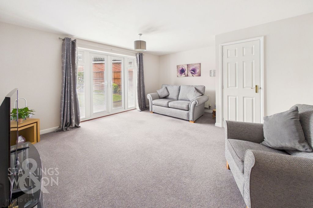 Property photo 2 of 18