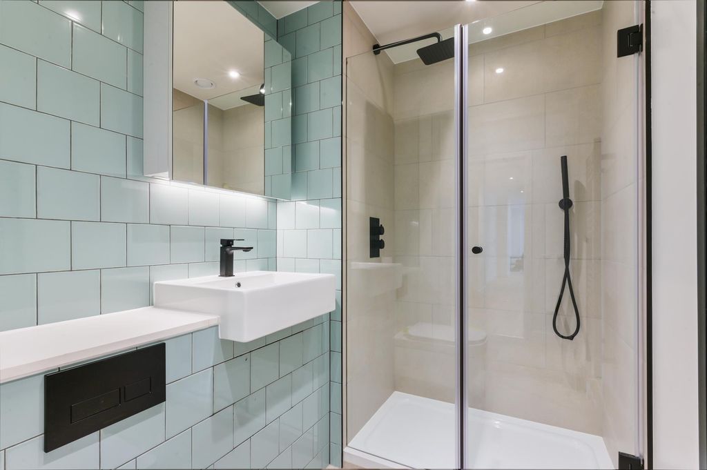 Property photo 1 of 2