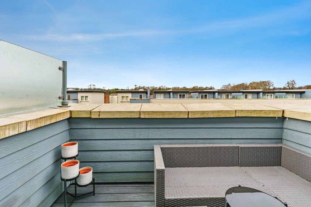 Property photo 3 of 20 Pbox-Img.Jpg