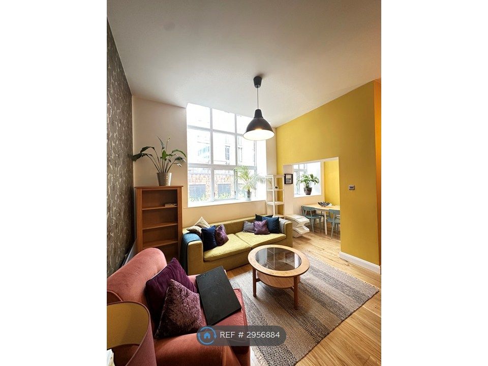 Property photo 1 of 16 Lounge