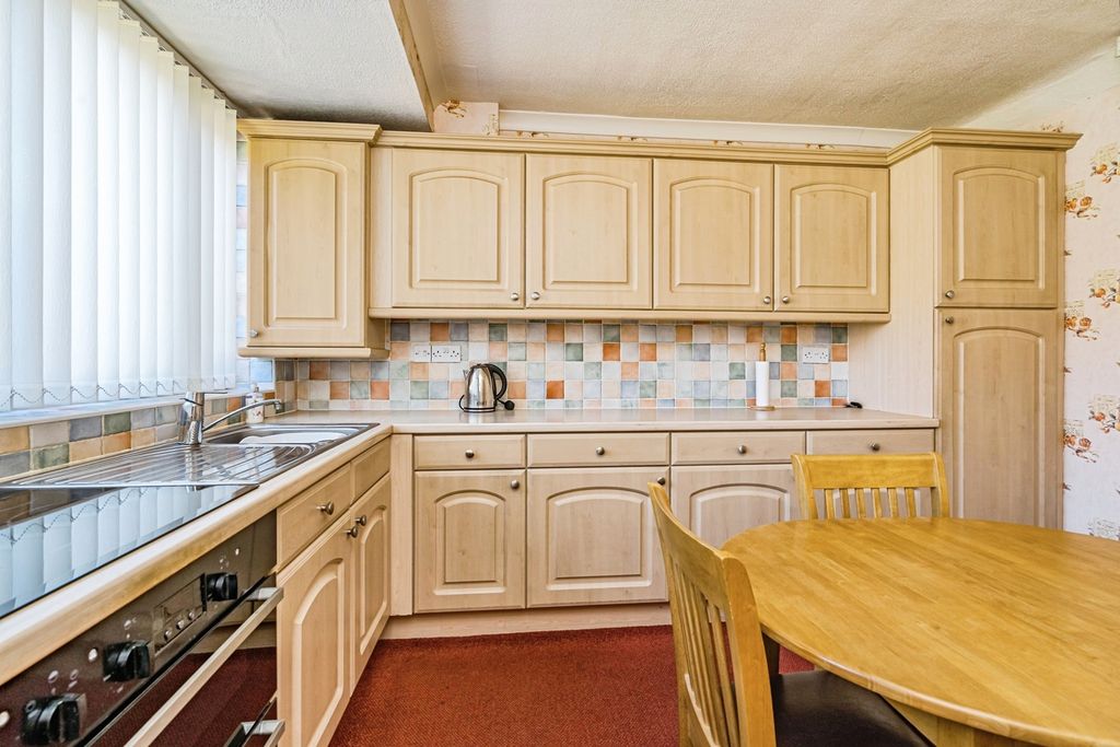 Property photo 3 of 17 Photo