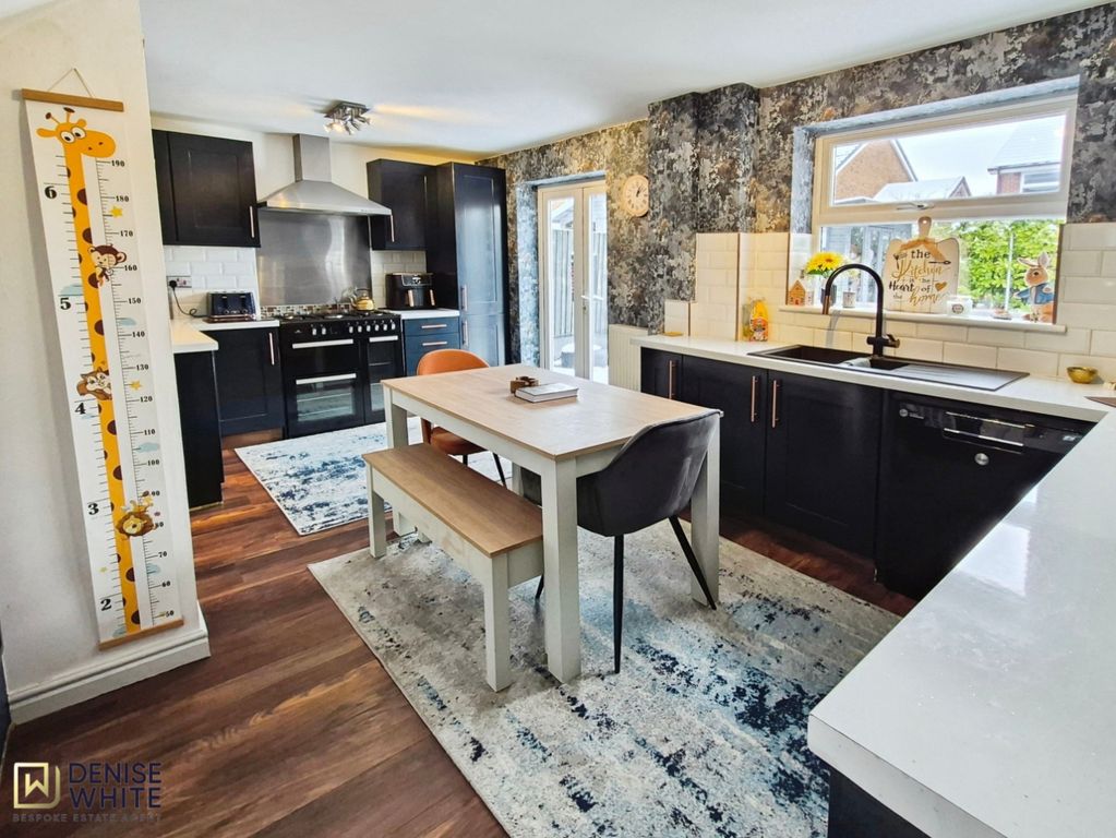 Property photo 3 of 38 Kitchen