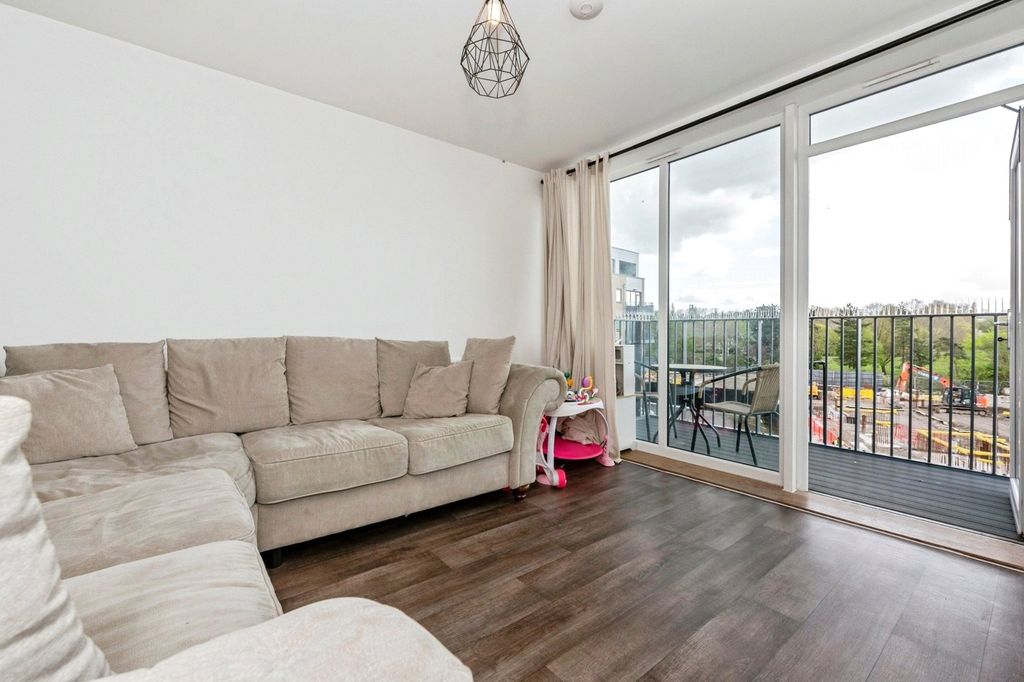 Property photo 2 of 12 Pbox-Img.Jpg