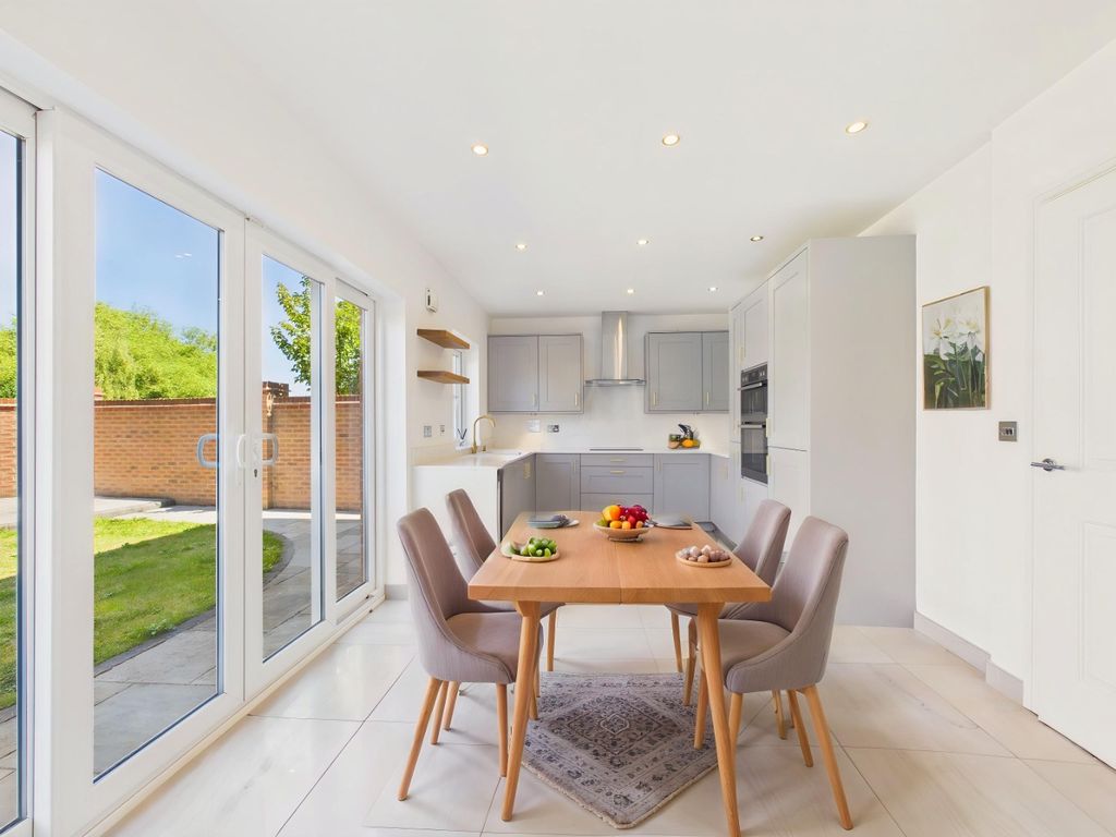 Property photo 2 of 13 5239634