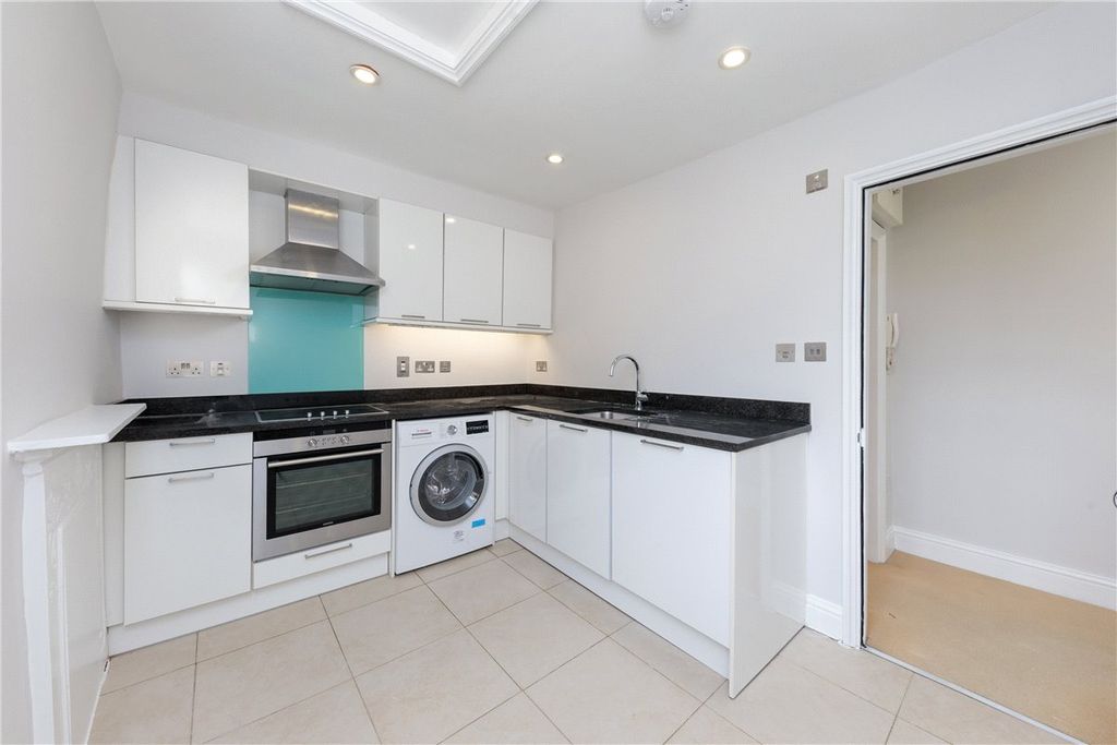 Property photo 1 of 10 Picture No. 11