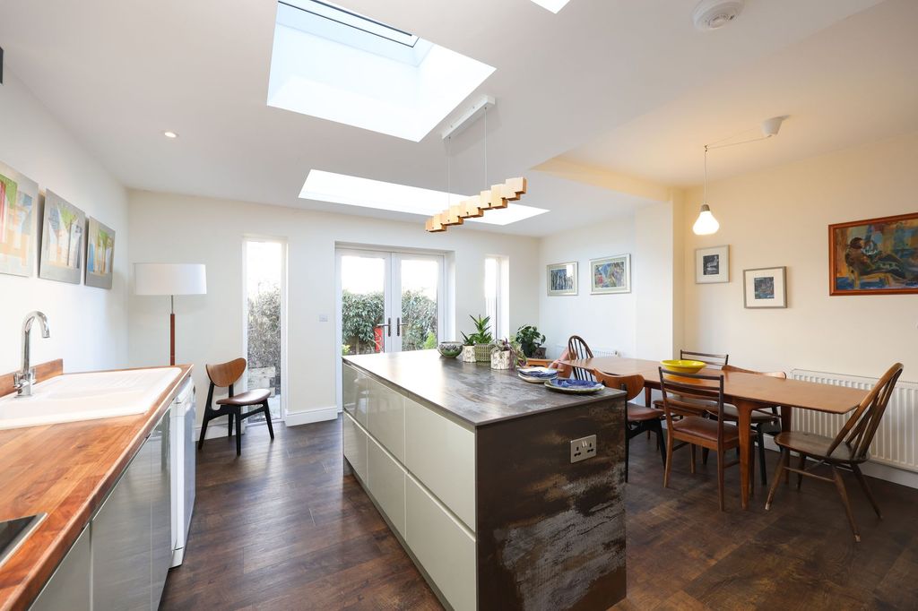 Property photo 1 of 29