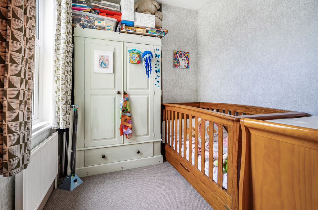 Property photo 3 of 16 Bedroom