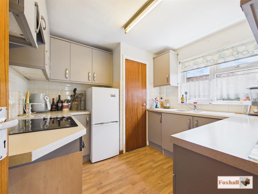 Property photo 2 of 16 Kitchen