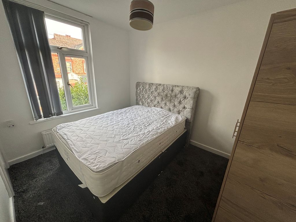 Property photo 3 of 6 Bedroom