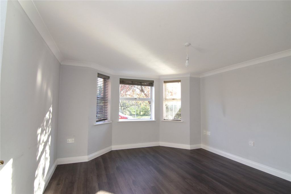 Property photo 2 of 6 Picture No. 11