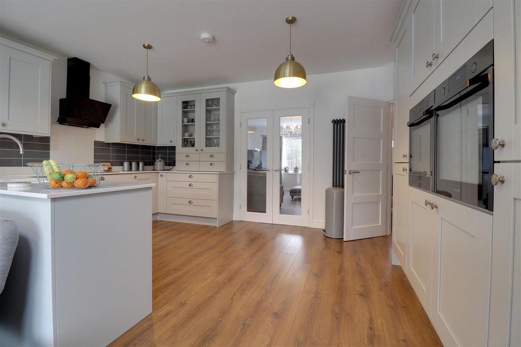 Property photo 3 of 28 Img_5693-Img_5695.Jpg