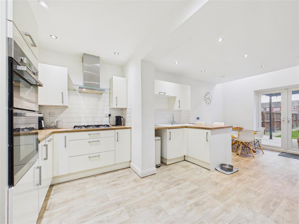 Property photo 2 of 15 Kitchen/Diner