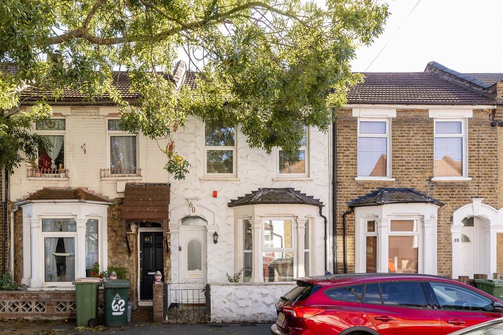 Property photo 1 of 24 Perth Road, E13