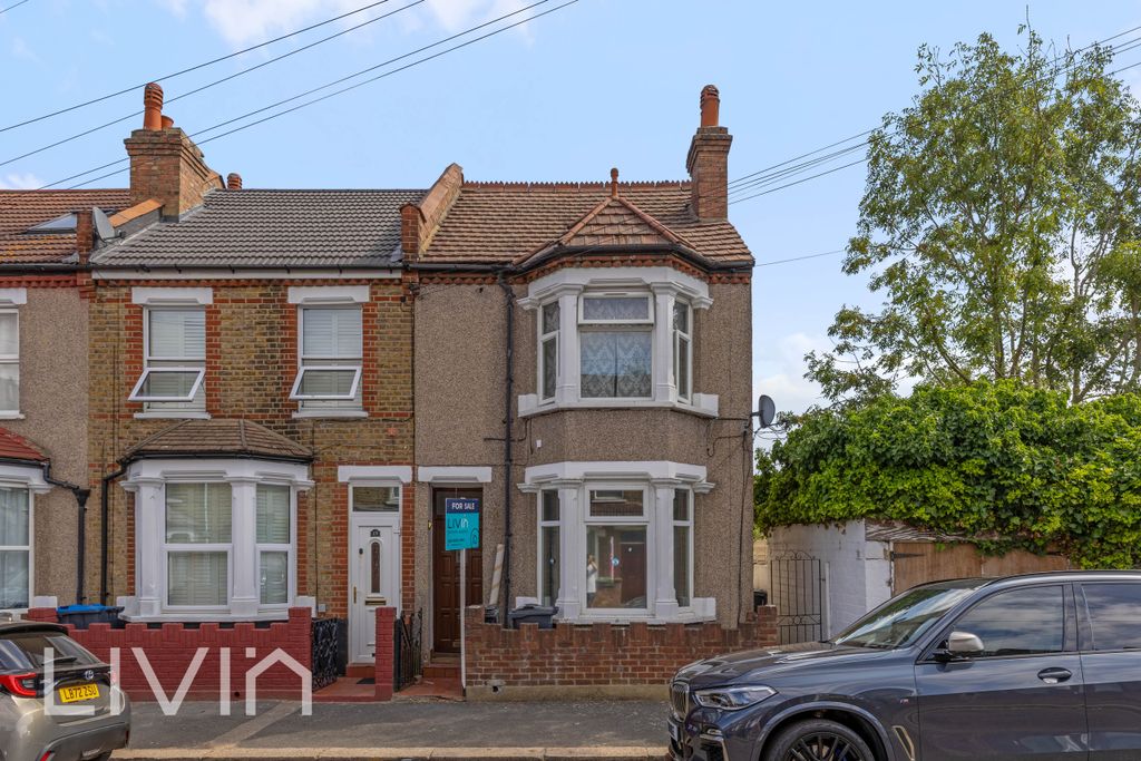 Property photo 1 of 8 918A3479