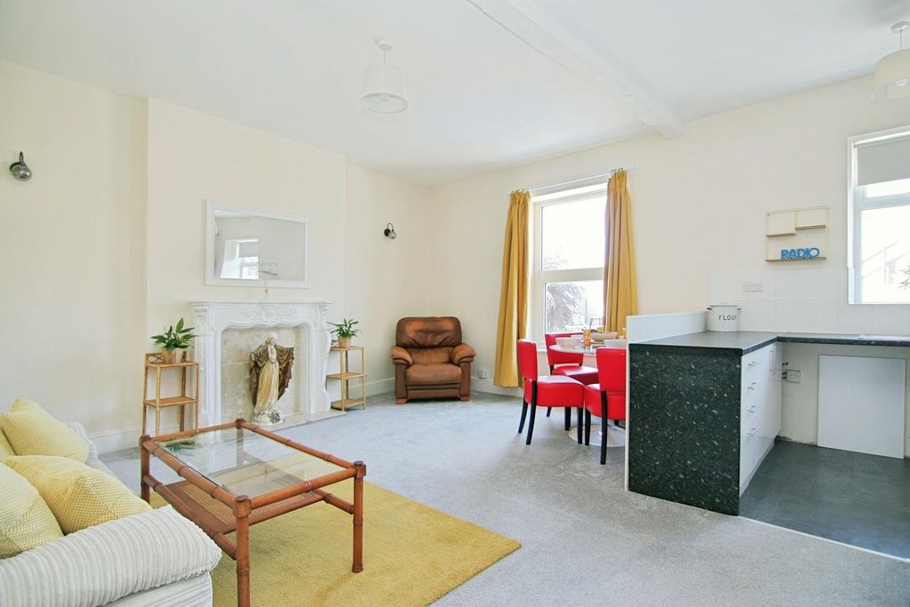 Property photo 2 of 12 Reception Room / Kitchen