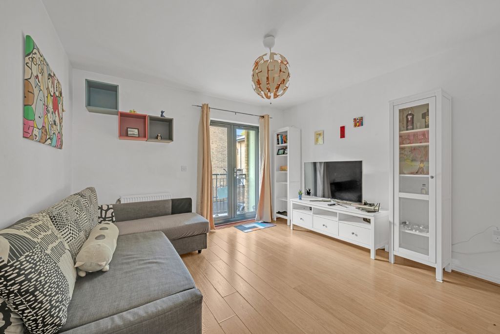 Property photo 2 of 14 4577684